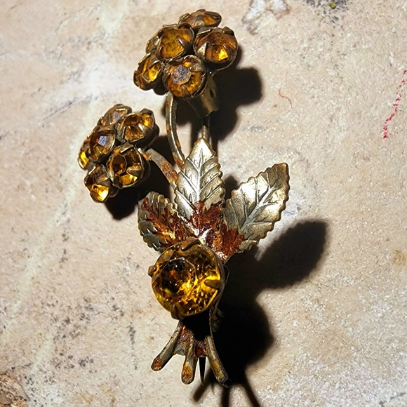 OOAK Vintage 1960s fairycore cottagecore faceted yellow/orange flowers brooch - Picture 4 of 6